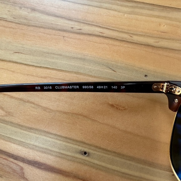 Ray Ban Clubmaster Classic Polished Tortoise on Gold - Picture 5 of 7